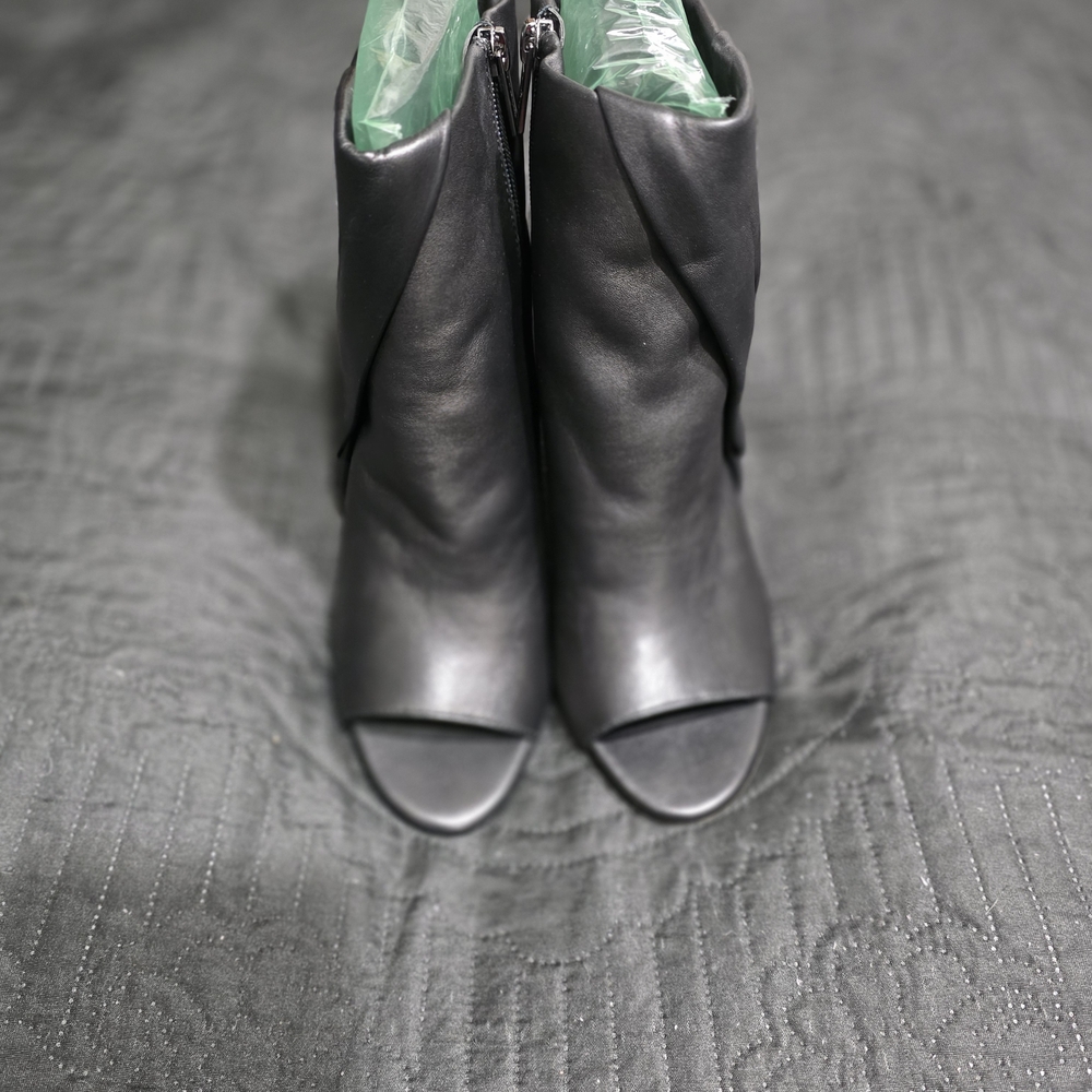 Vince Camuto Black Atonna Women's Booties Size 8.5